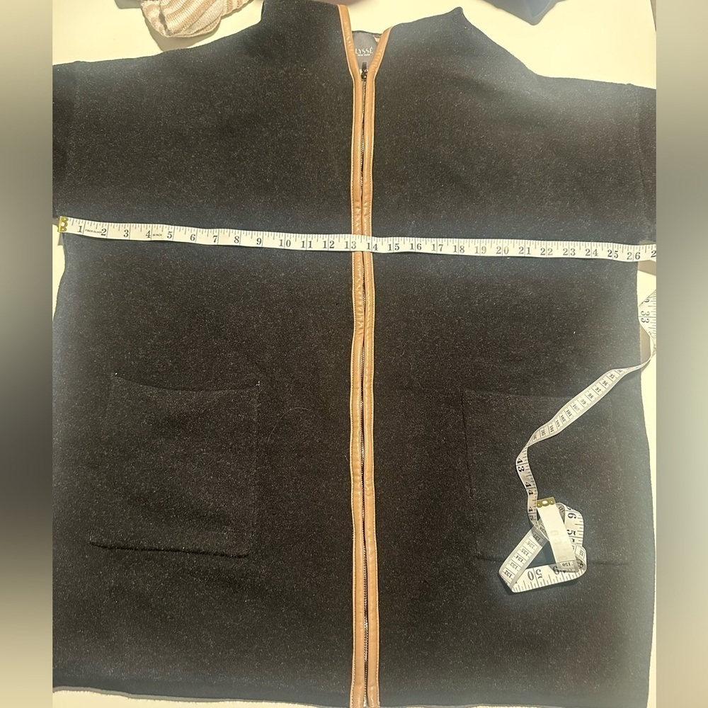 lysse sweater jacket black/gray and tan size L/XL - Picture 3 of 7